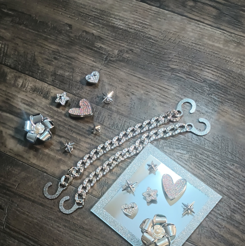 16pcs Heart/Flower Blingy Shoe Chain Charms For CROCS - Picture 2 of 4